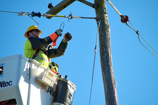 Utility To Bury 10 Miles Of Electric Lines In Six Michigan Counties