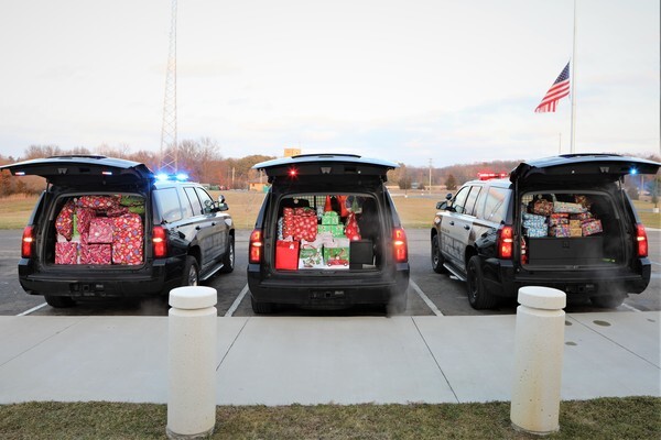 Green Oak Twp Officer Honored for Annual Holiday "Giving Tree"