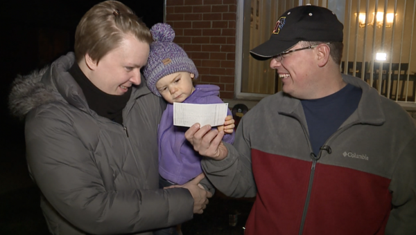 Howell Man Helps Warren Family Whose Christmas Decorations Were Stolen