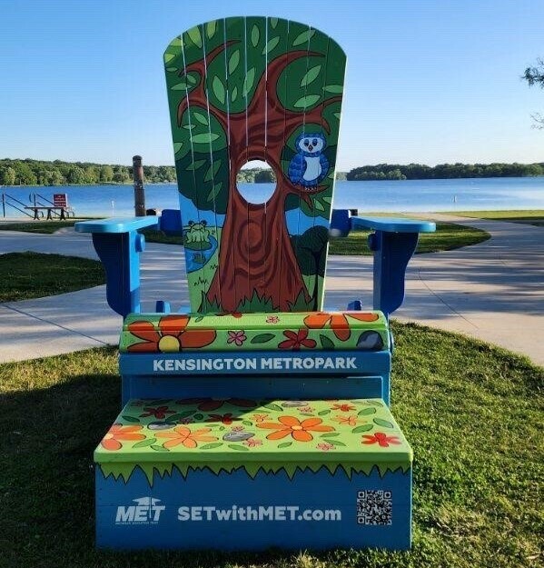 ‘Big Chairs’ Unveiled at Metroparks to Promote Michigan Education Trust