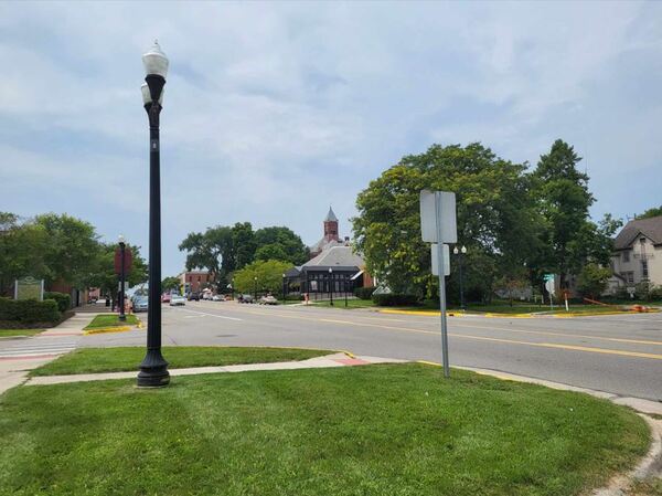 Coating Work Approved For Traffic Signal Poles In City Of Howell