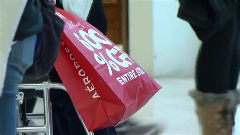 Better Business Bureau Offers Tips for Holiday Returns, Exchanges