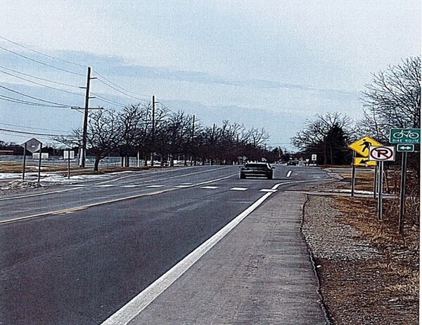 South Lyon City, Twp Partner on New Flashing Crosswalk for Huron Valley Trail